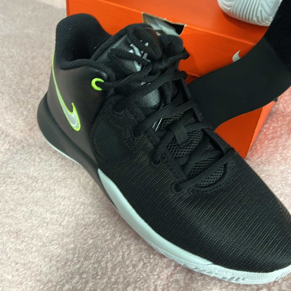 Nike Kyrie Flytrap 3 - Black & White Sneakers - GS 7Y - Picture 8 of 11